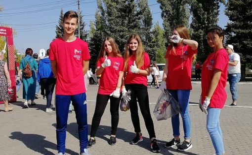 Волонтеры ГБУ РЦ «Молодежь плюс» приняли участие в акции по благоустройству «Сделаем!2018» в рамках Всемирного дня чистоты