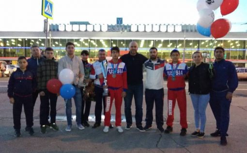 Победитель и призер Первенства Мира по кикбоксингу вернулись в Саратов
