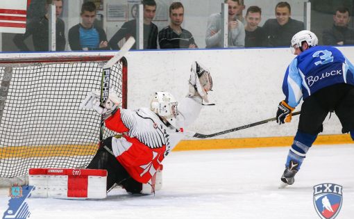 Саратовская хоккейная любительская команда приняла участие в Кубке полпреда Президента РФ в Приволжском федеральном округе