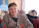 И.о. главы Калининского МР Валерий Лазарев вручил труженице тыла юбилейную медаль