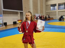 Спортсменка из Саратова завоевала золото на Первенство ПФО по самбо